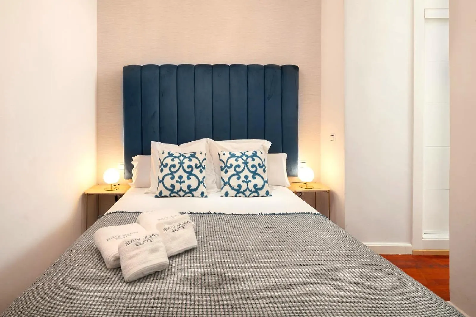 New San Juan Historic Center & Parking Apartment Malaga